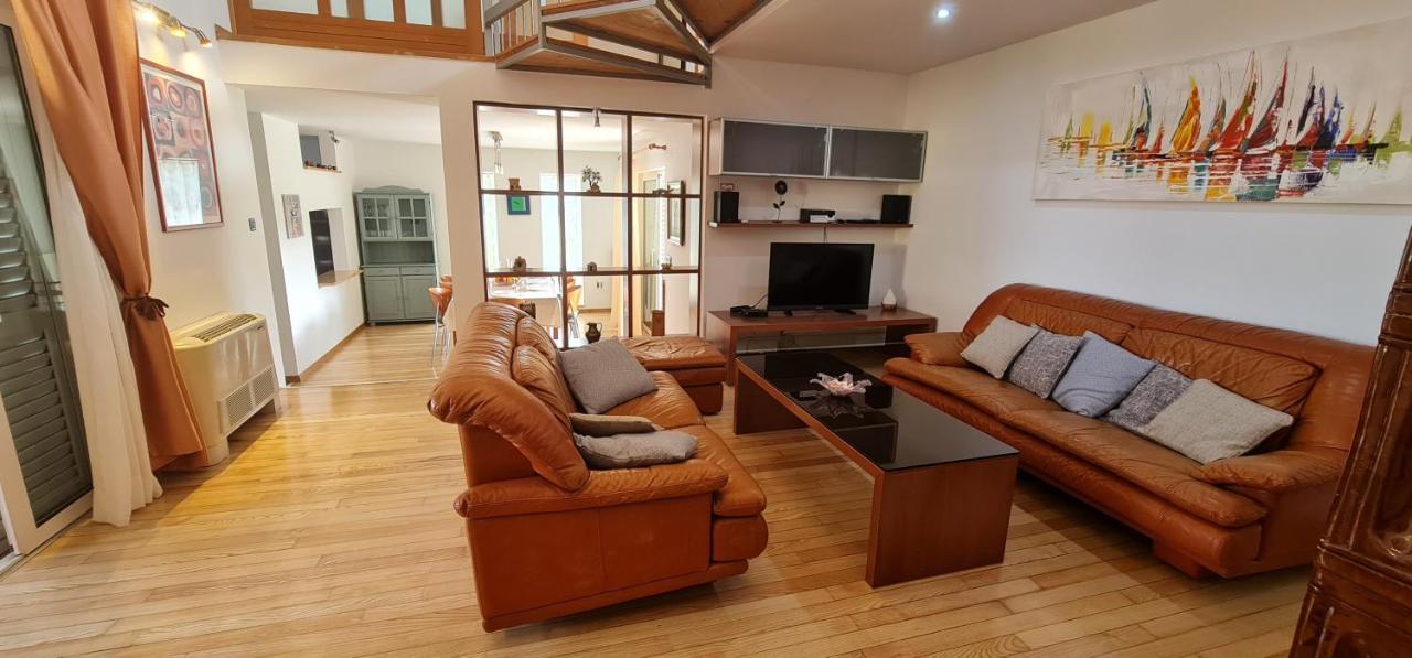 Sunny Garden Villa With Pool Loborika ภายนอก รูปภาพ