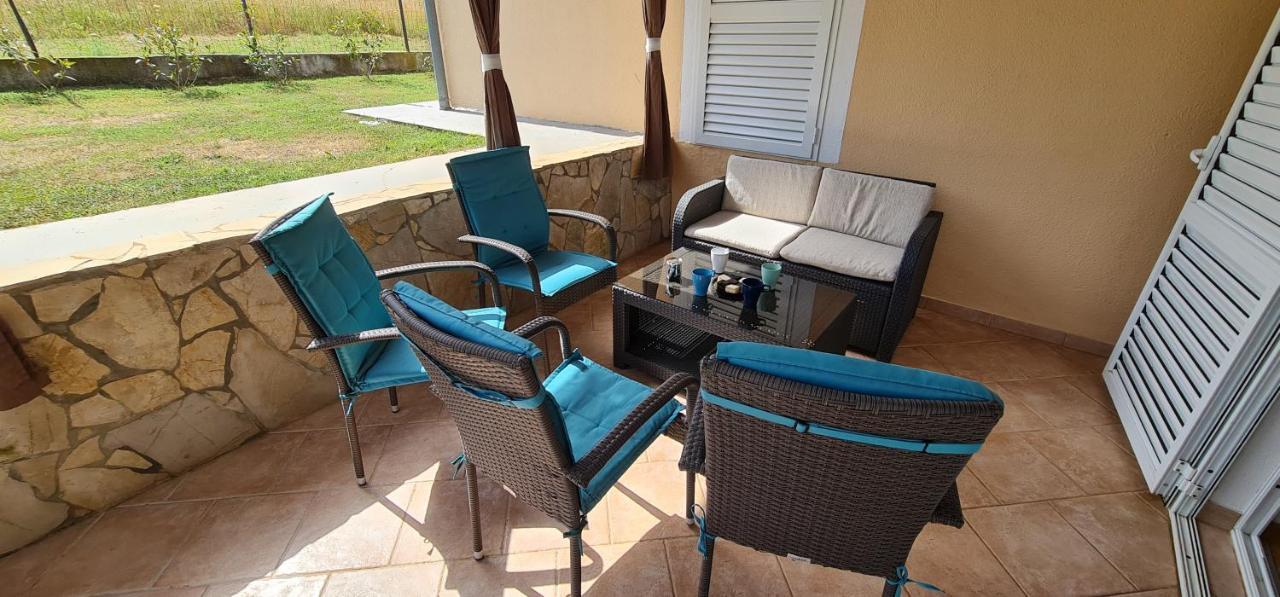 Sunny Garden Villa With Pool Loborika ภายนอก รูปภาพ